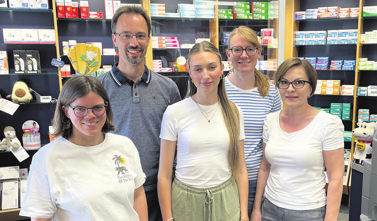 Das Team der Rehrener Apotheke freut sich auf Ihren Besuch. Foto: la